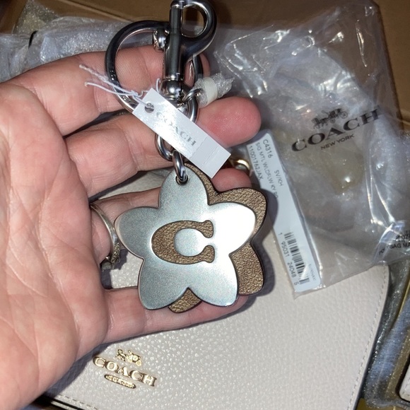 COPY - 💕Coach gift box set 💕 - Picture 14 of 15